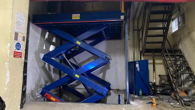 Makaslı Yük Platformu